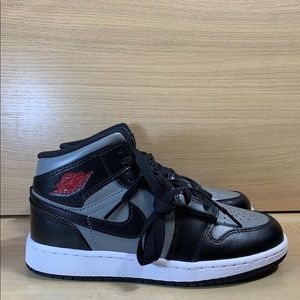 Jordan 1 Mid “Shadow Red”